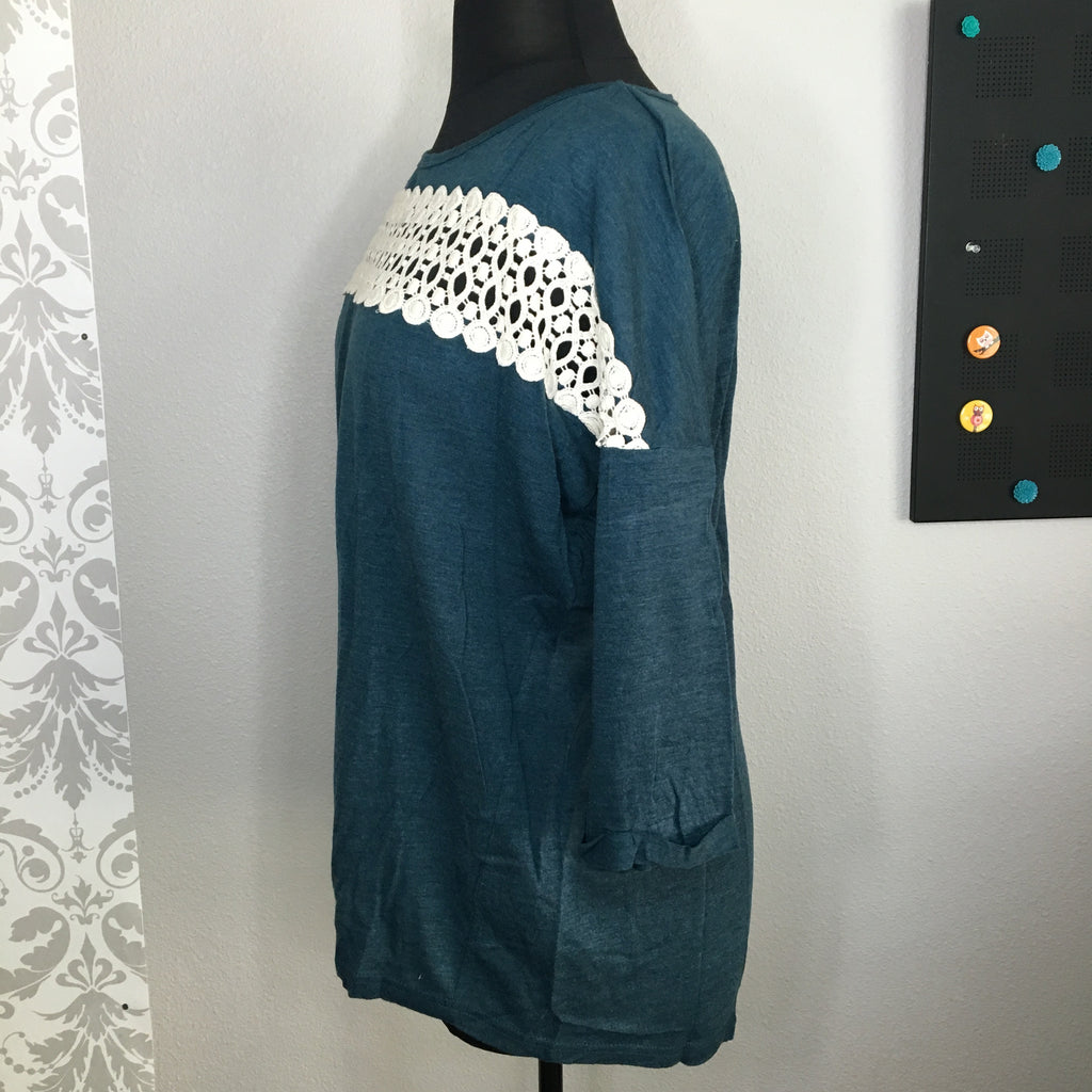Plus Size Lace Trim Knit Top